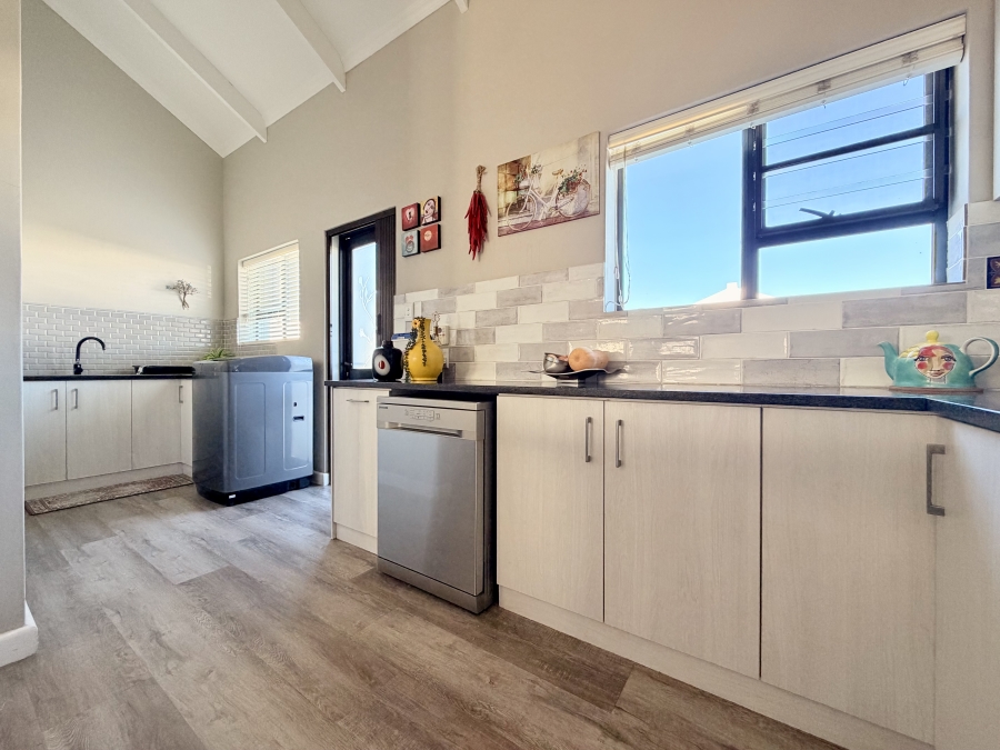 3 Bedroom Property for Sale in Sandbaai Western Cape